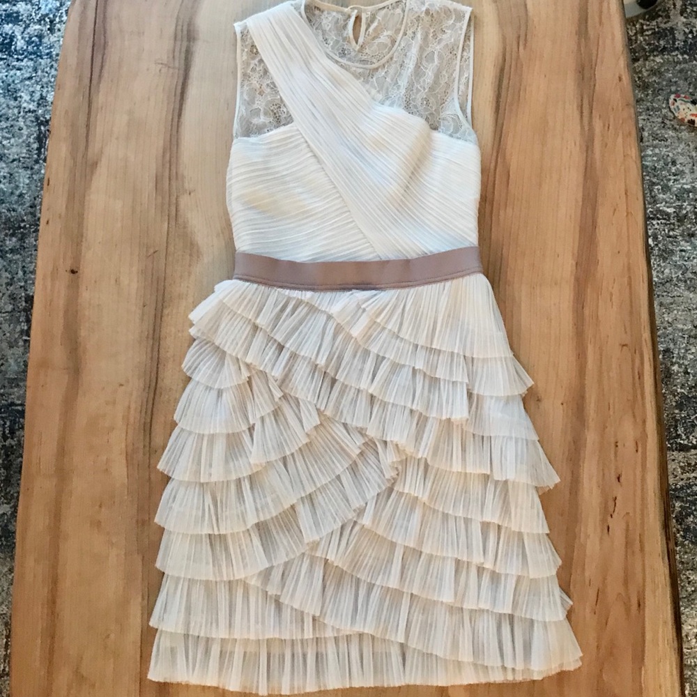 BCBG Lace and Tulle Tiered Dress Bridal Wedding Shower Dress Off White Size 4
